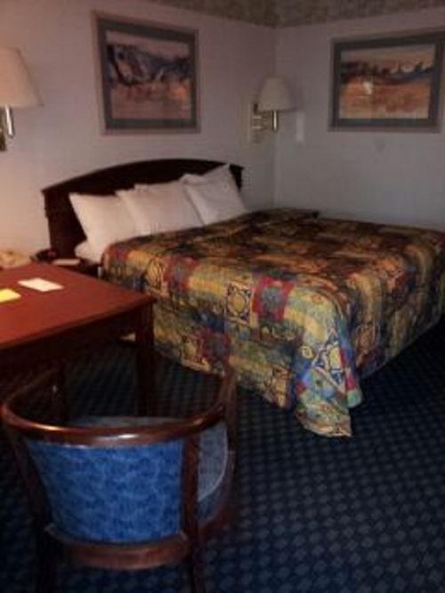Whitten Inn Van Horn Bilik gambar