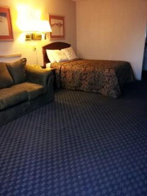 Whitten Inn Van Horn Bilik gambar